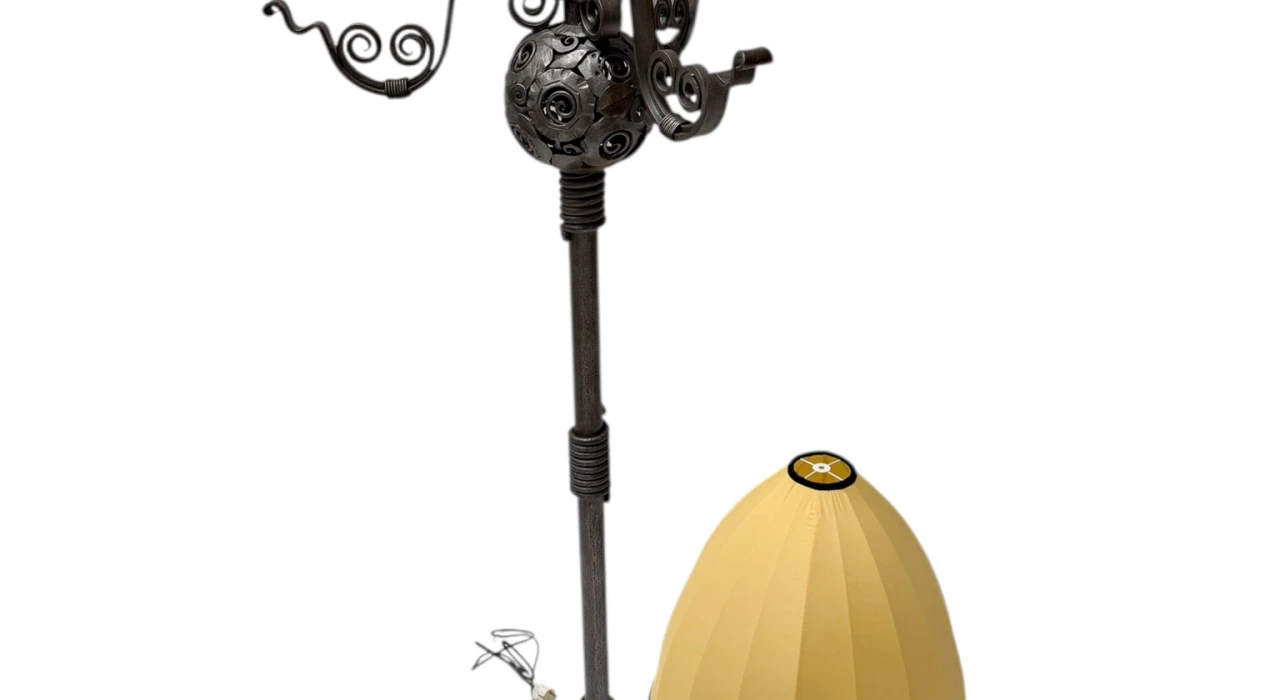 Art Deco Amsterdamse School Floor Lamp by Amsterdamsche Kunstsmederij, 1920s